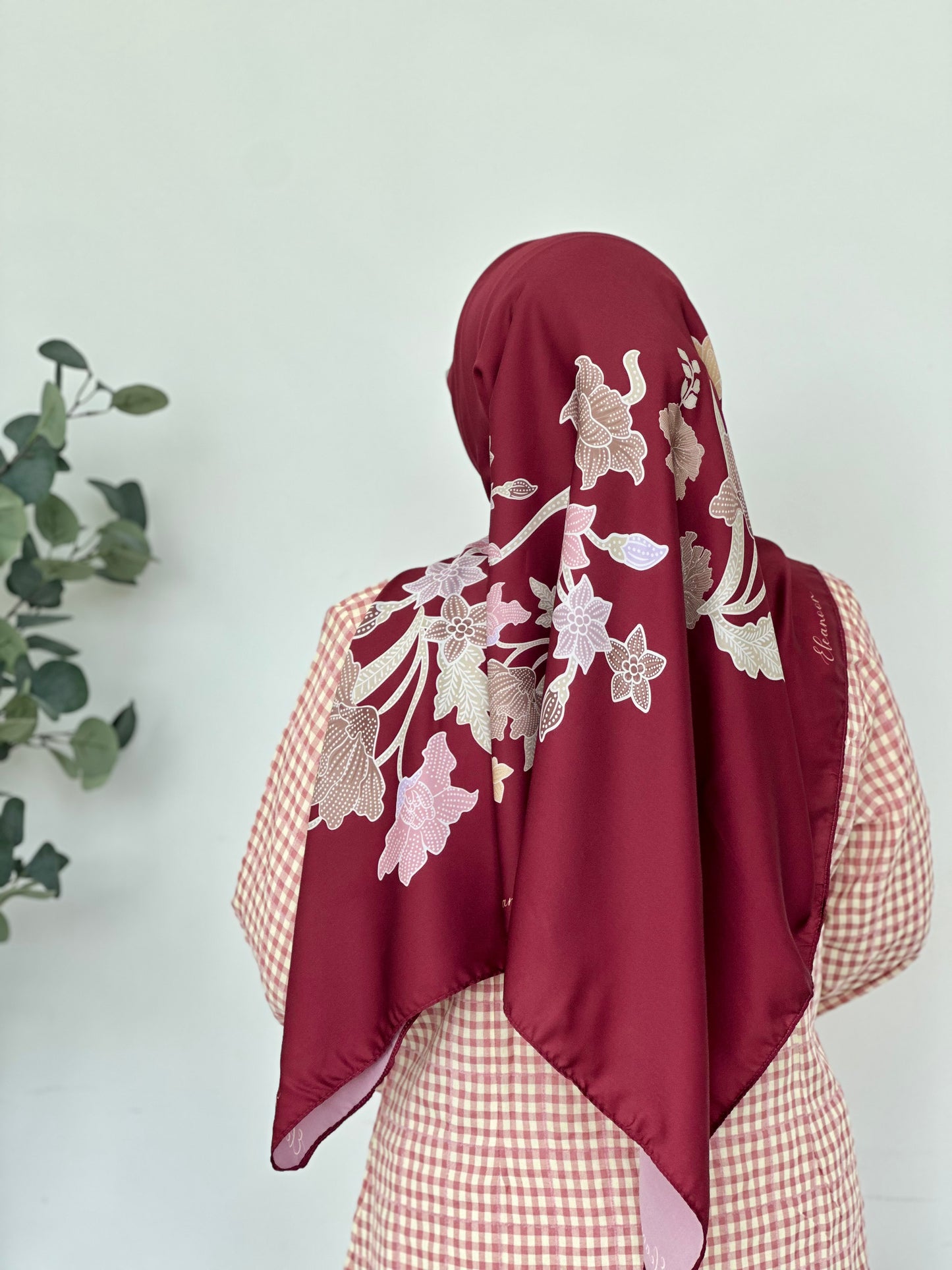 Batik in Matte Satin Square (Rona)